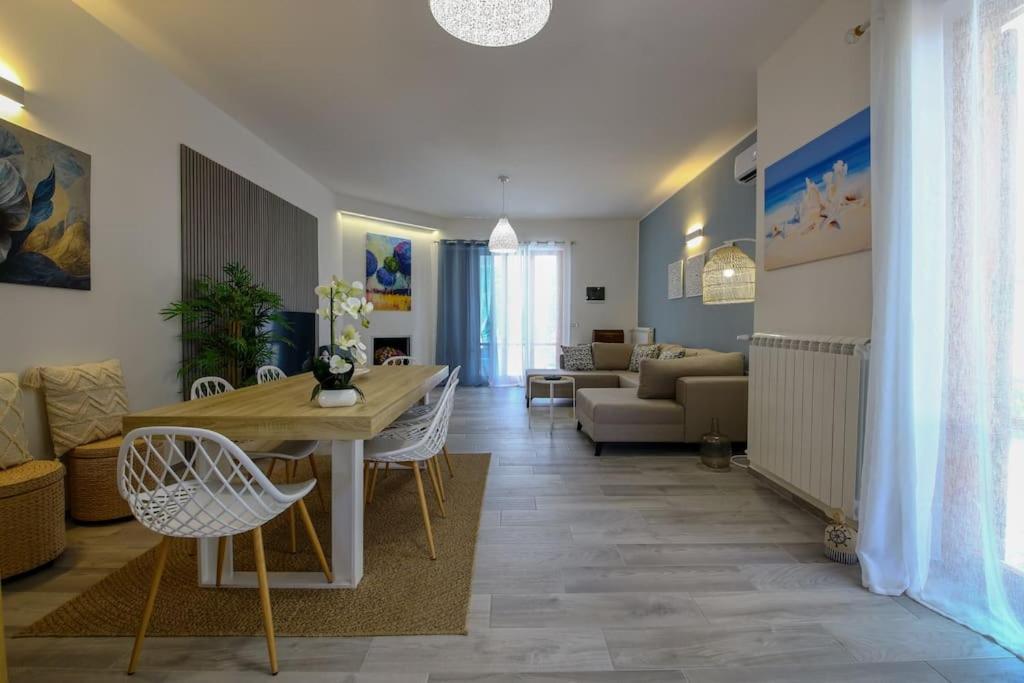 Villa Vera, Accesso Al Mare, Vista Castello, Ac Brindisi Esterno foto